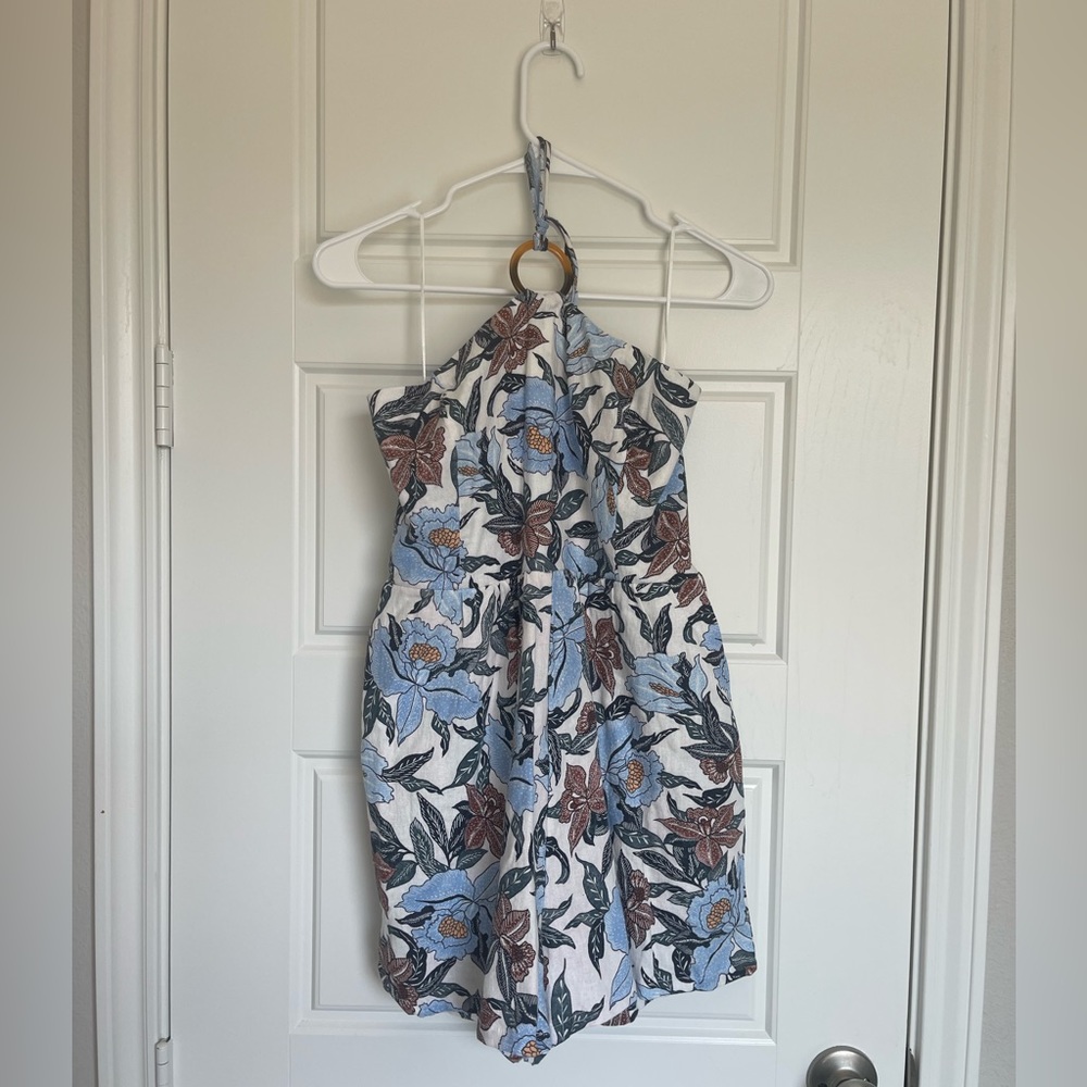 Old navy O-ring halter top romper - size M. NWT - never worn